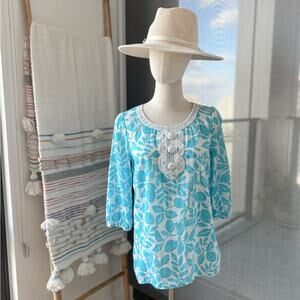 Lilly Pulitzer Blue White Floral Butterfly Print Pullover Top Women’s Size XS